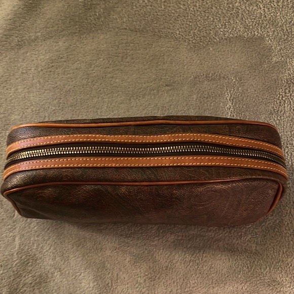 Vintage Etro Pouch in Classic Paisley and Leather - Picture 3 of 13